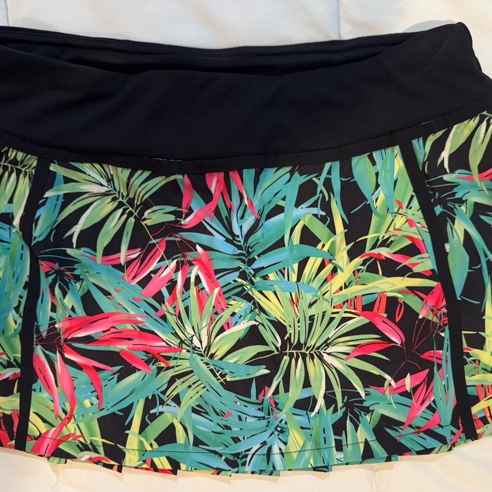 Fabletics Black and Green Tropical Mini Skirt